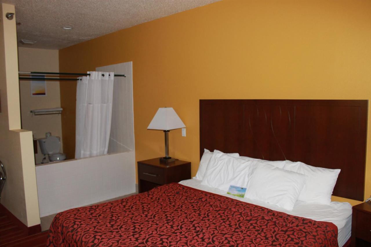 Days Inn By Wyndham Walcott Davenport מראה חיצוני תמונה