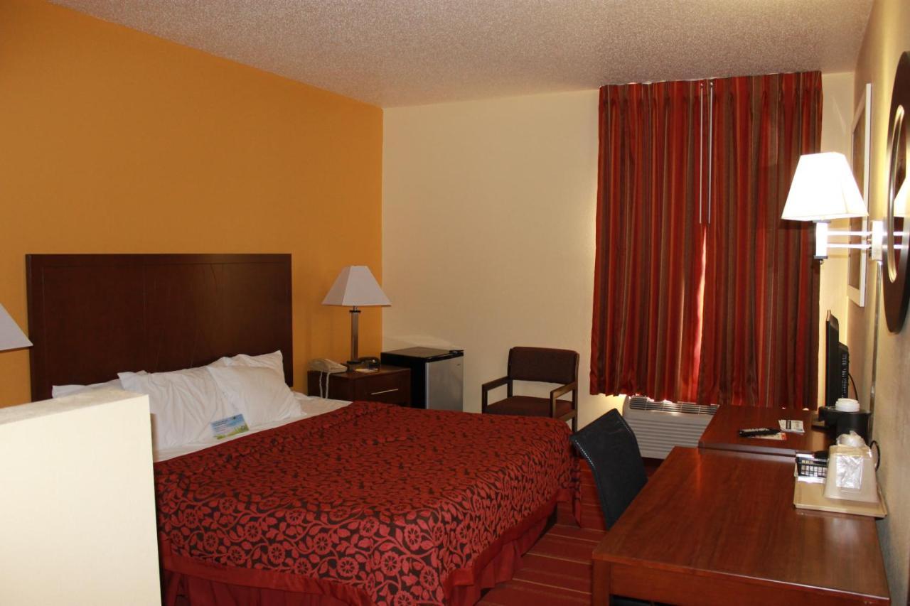 Days Inn By Wyndham Walcott Davenport מראה חיצוני תמונה